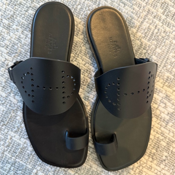Hermes Hera Black Sandals (size 37) - Picture 2 of 6